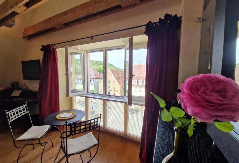 Полулюкс, Laurentius Boutique Hotel & Restaurant