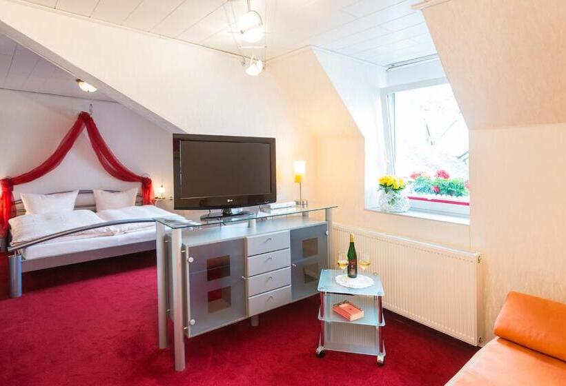 Люкс, Moselromantik Hotel Zum Löwen
