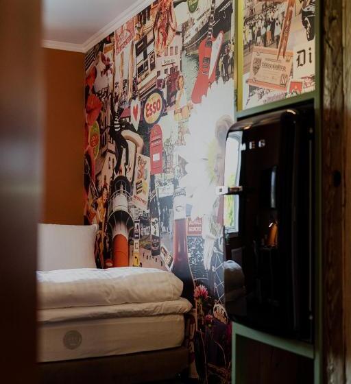 Quarto Basic, Hafnia