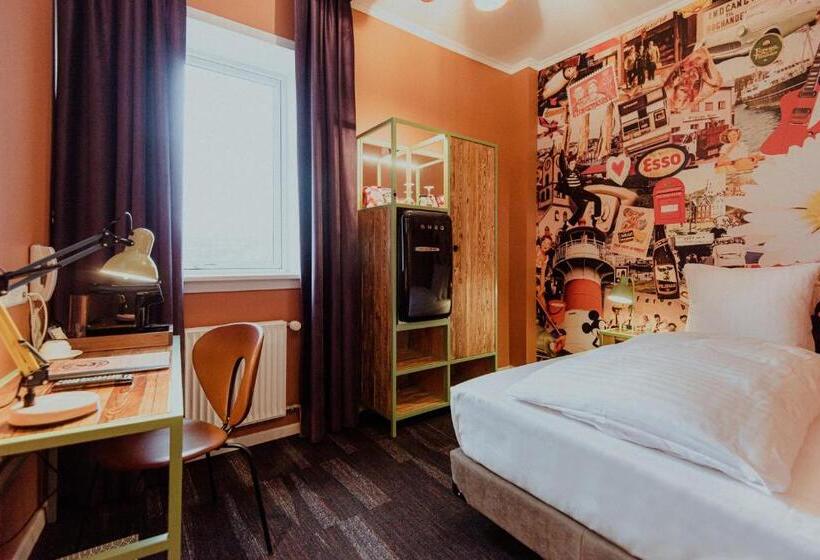 Quarto Individual Basic, Hafnia
