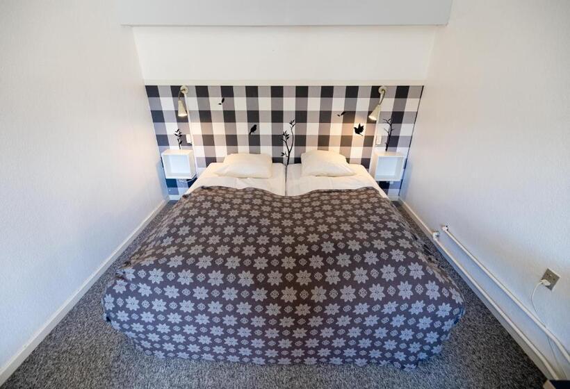Семейный Номер, Tylstrup Kro Og Motel