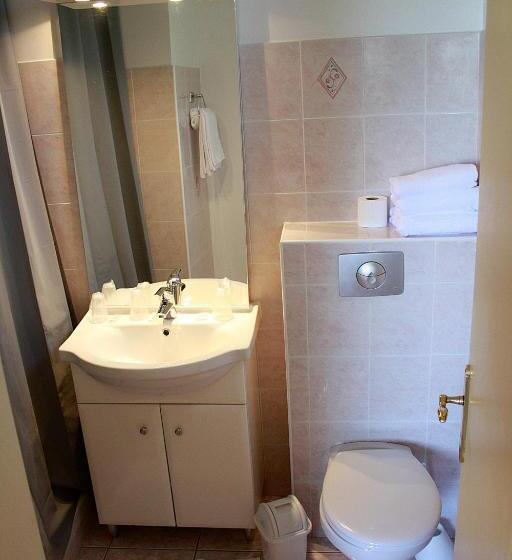 Четырехместный Номер Стандарт, Hôtel   Pub Le Petit Bosquet