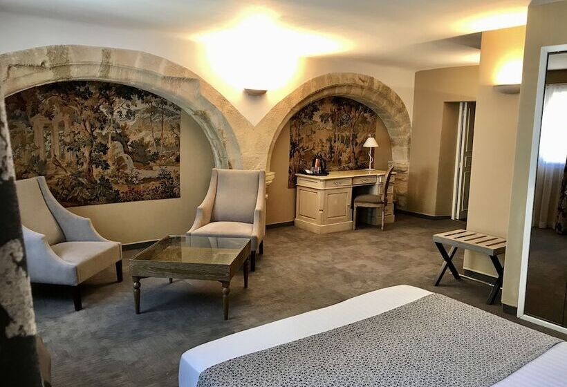 Номер Deluxe, Des Augustins