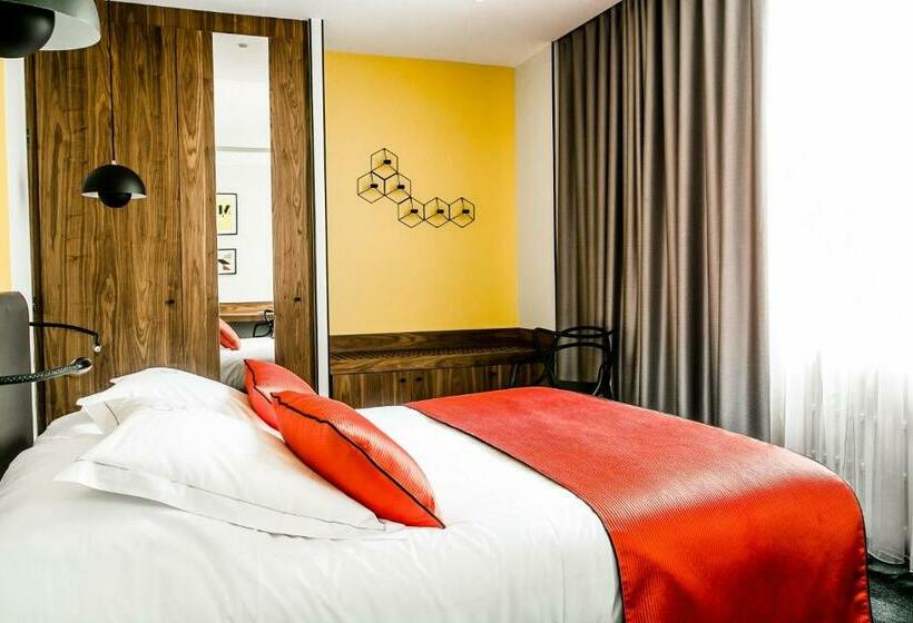 Номер Престиж, Hostellerie Du Chapeau Rouge