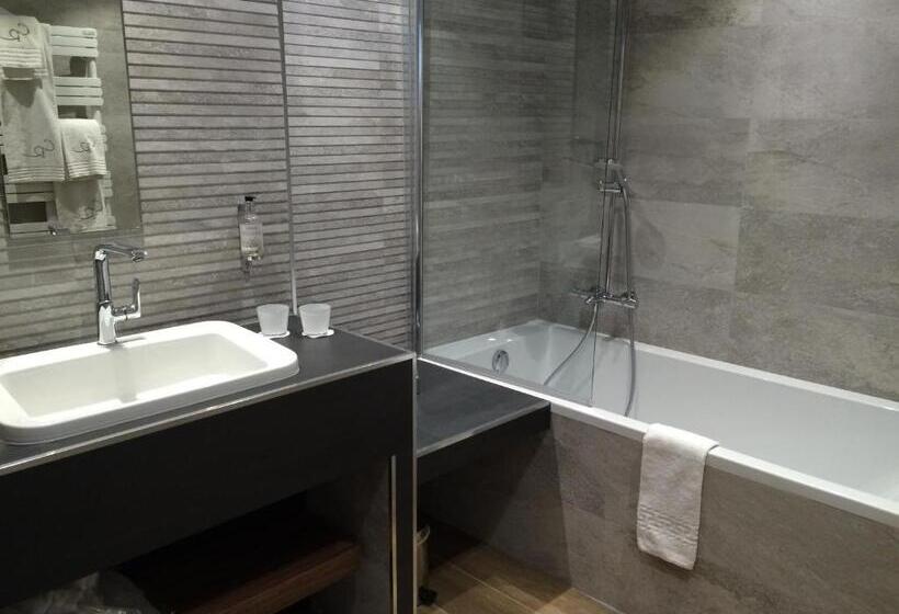 Номер Престиж, Hostellerie Du Chapeau Rouge