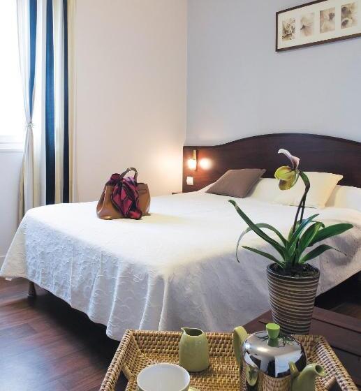 Номер Стандарт Вид на Город, Hôtel De France Vire