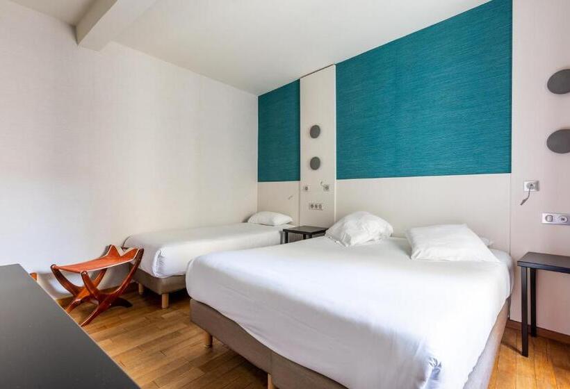 Pokój Standard Trzyosobowy, Kyriad Saint Malo Centre Plage