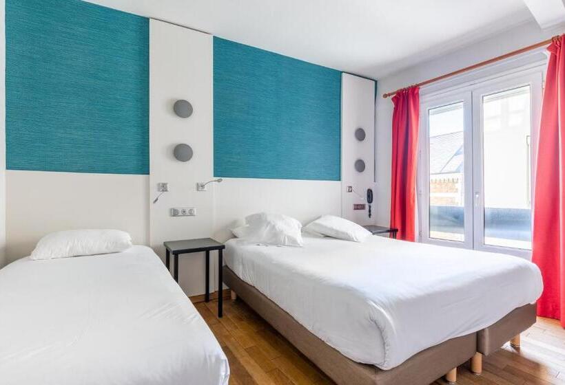 Pokój Standard Trzyosobowy, Kyriad Saint Malo Centre Plage