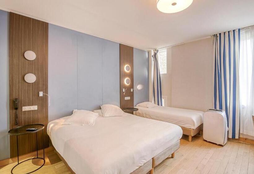 Pokój Czteroosobowy Standard, Kyriad Saint Malo Centre Plage