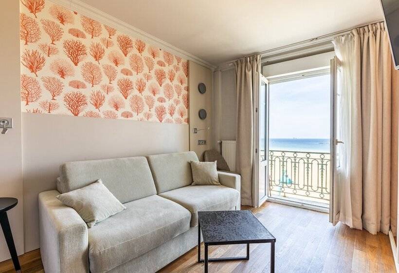 Pokój Czteroosobowy Standard Widok Morze, Kyriad Saint Malo Centre Plage