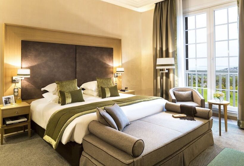 Номер Deluxe Вид на Море, Hôtel Barrière L Hôtel Du Golf