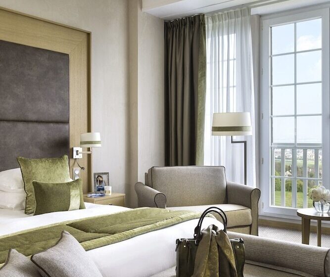 Номер Executive Вид на Море, Hôtel Barrière L Hôtel Du Golf