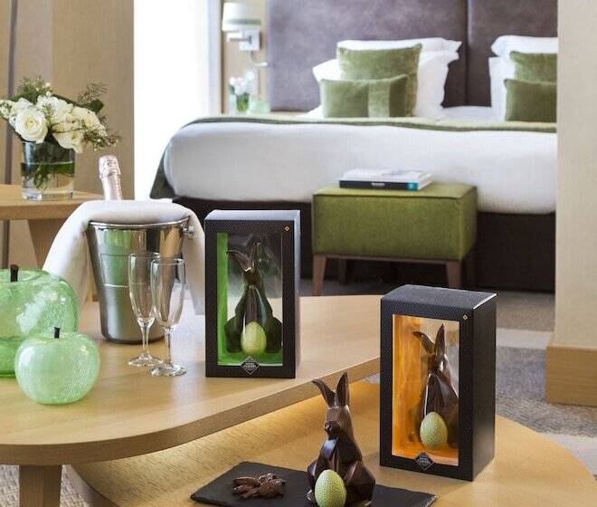 Полулюкс, Hôtel Barrière L Hôtel Du Golf