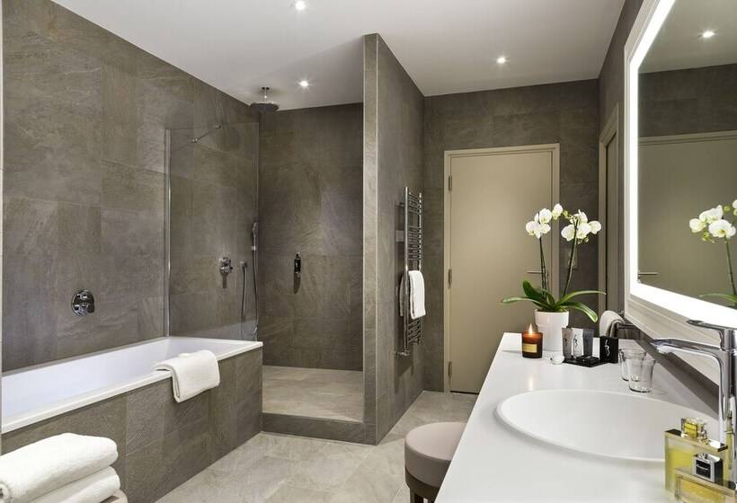 Люкс Повышенной Комфортности, Hôtel Barrière L Hôtel Du Golf