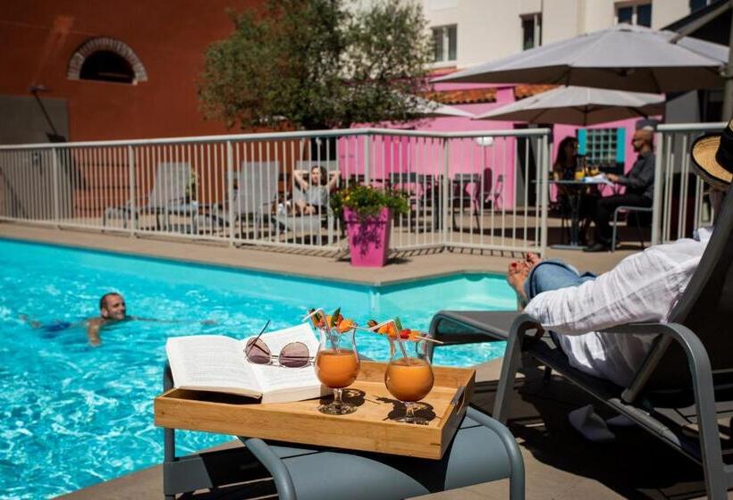 4인용 스탠다드 룸, Logis Hotels Grand Hotel D Orléans