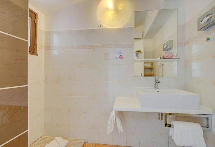 Номер Стандарт, Hôtel La Palunette