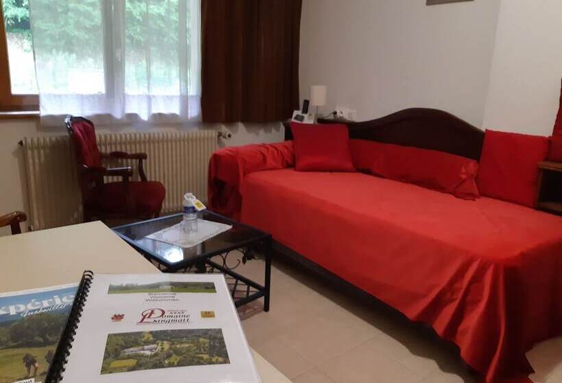 Номер Стандарт Трехместный, Spa & Restaurant Logis Domaine Langmatt