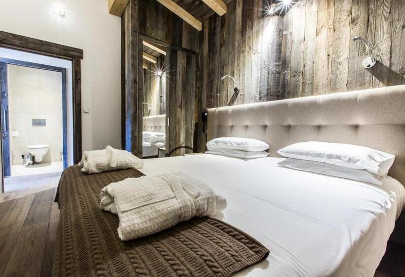 سوییت, Chalet Hotel Crychar
