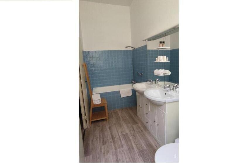 Номер Стандарт, Le Manoir