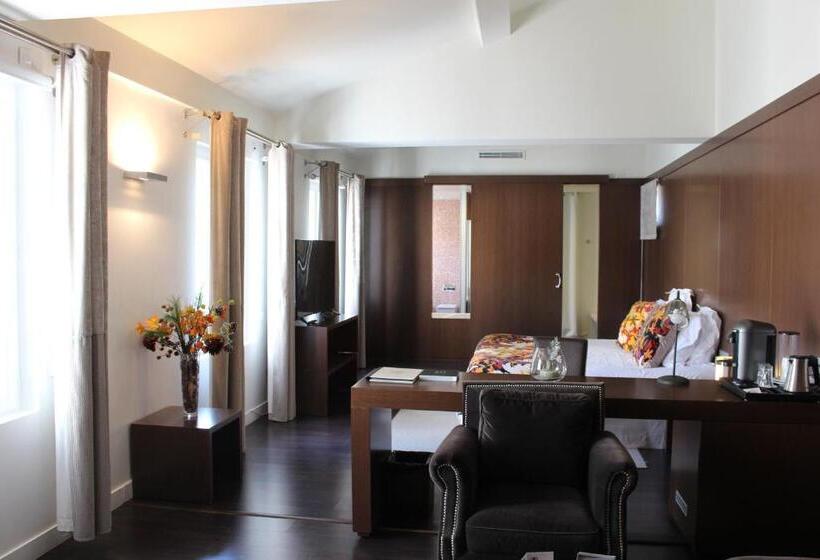 سوئیت با وان آب گرم, Les Pleiades Hôtel Spa Restaurant