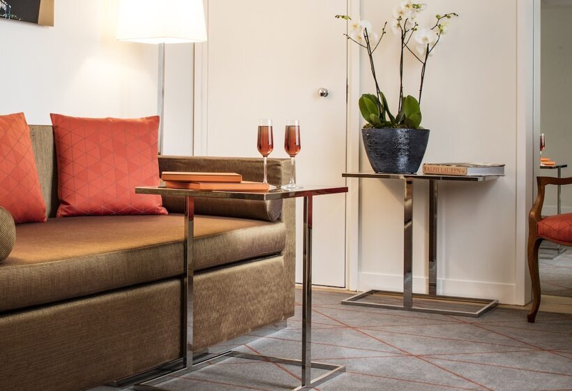 سوییت اجرایی, Hôtel De Sers Champs Elysées Paris