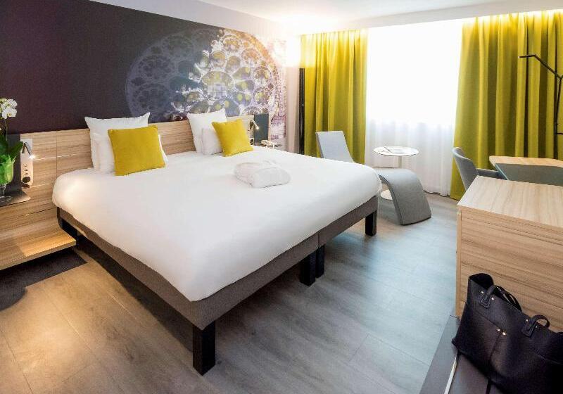 带大床的行政房间, Novotel Chartres