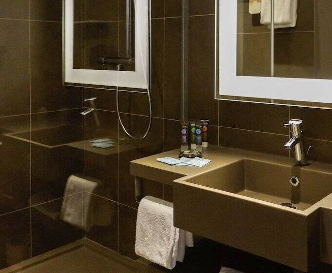 Классический Номер, Novotel Saclay