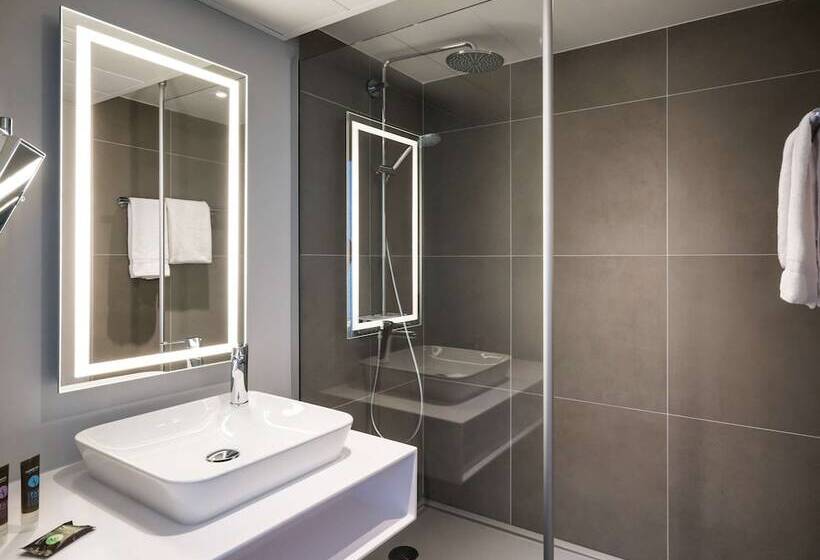 Номер Executive, Novotel Saclay