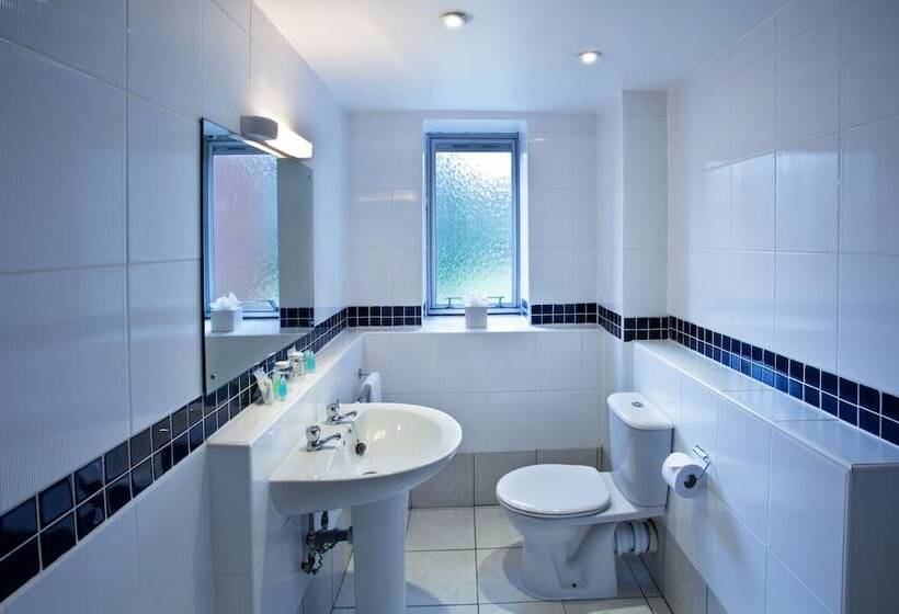 Camera Standard, Royal Court Hotel & Spa Coventry