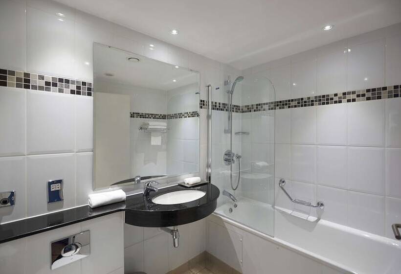 스탠다드 룸 더블 침대 2개, Doubletree By Hilton  Bristol North