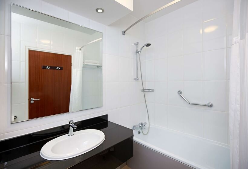 디럭스 패밀리 룸, Doubletree By Hilton  Bristol North