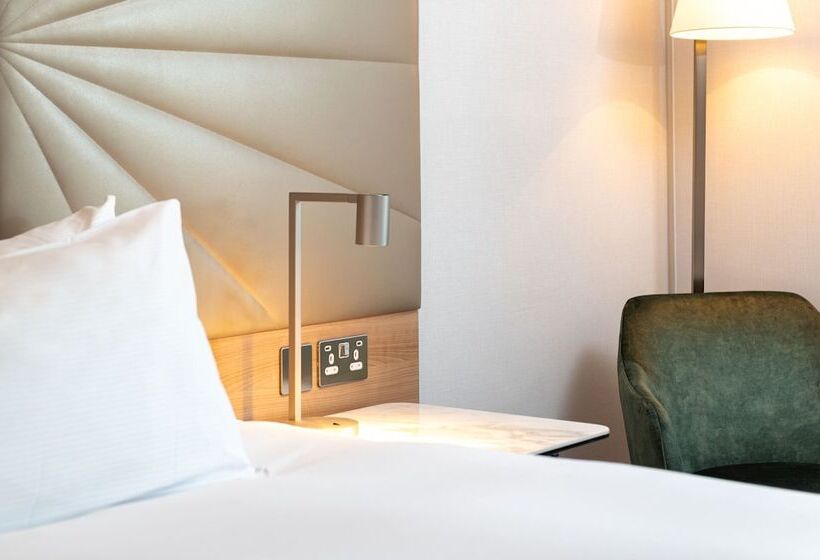 Номер Deluxe, Hilton Birmingham Metropole