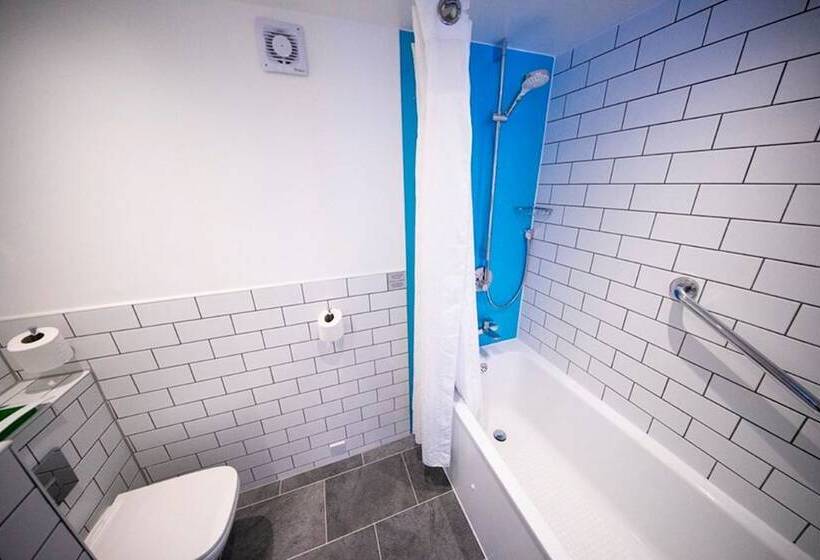 Номер Стандарт 2 Двуспальные Кровати, Holiday Inn Kenilworth   Warwick, An Ihg
