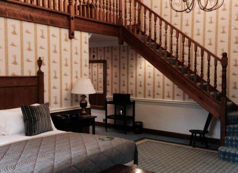 Полулюкс Классика, Pennyhill Park Hotel And Spa