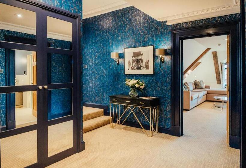 Люкс Вид на Бассейн, Pennyhill Park Hotel And Spa