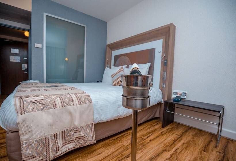 Номер Superior, Accra City