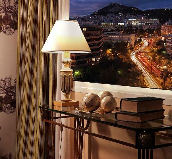 Suite Premium, Divani Caravel