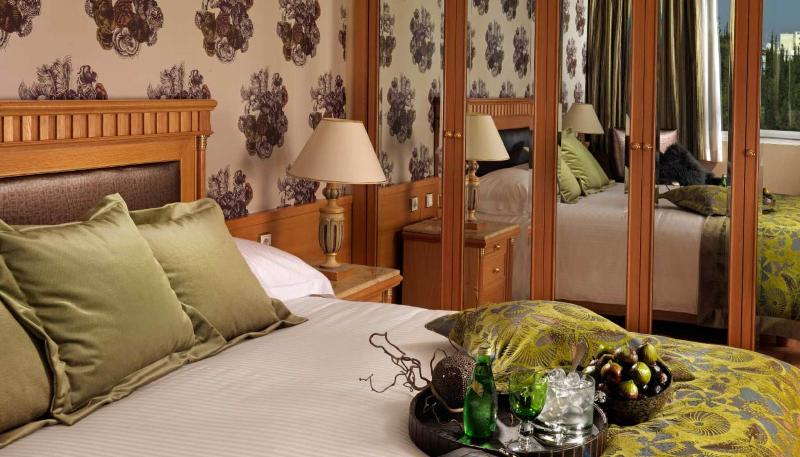 Suite Premium, Divani Caravel