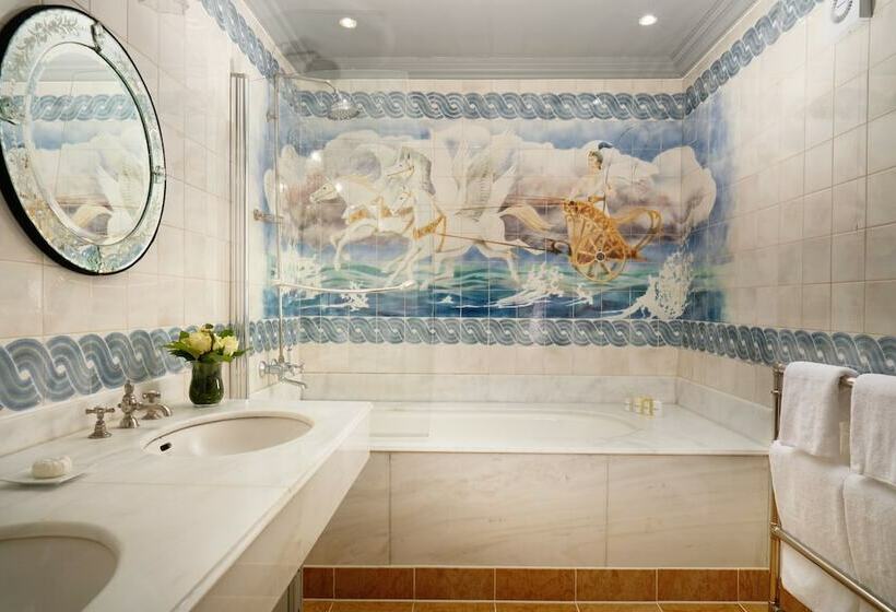 Полулюкс, The Gore London   Starhotels Collezione