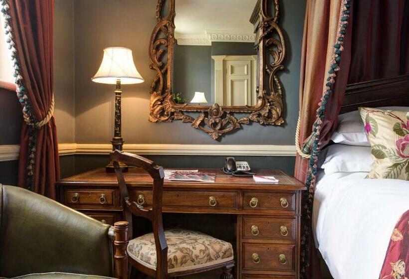Трехместный Номер Deluxe, The Gore London   Starhotels Collezione