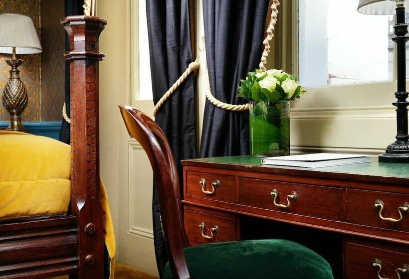 Трехместный Номер Deluxe, The Gore London   Starhotels Collezione