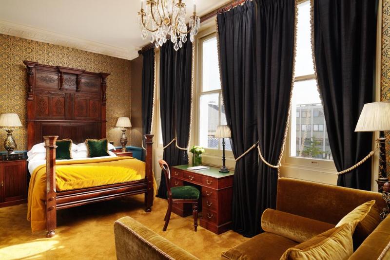 Номер Deluxe, The Gore London   Starhotels Collezione