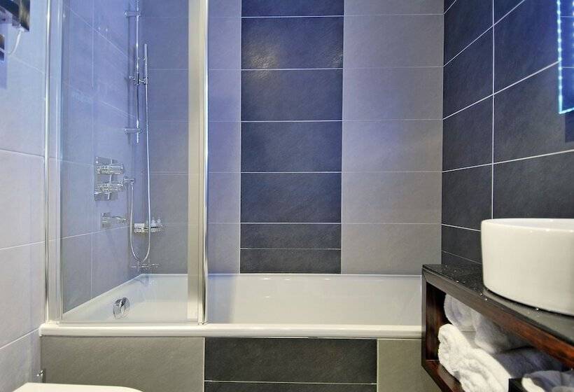 Номер Deluxe, Park Grand Marble Arch
