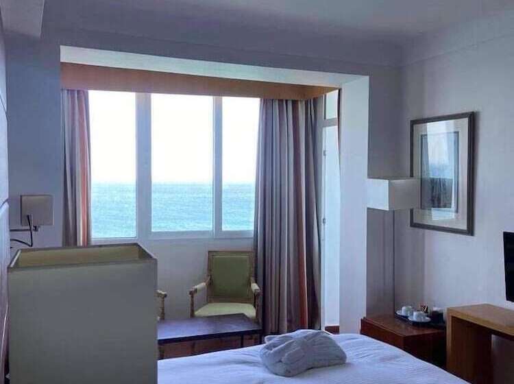 اتاق استاندارد با چشم‌انداز دریا, The Caleta Hotel Health, Beauty & Conference Centre