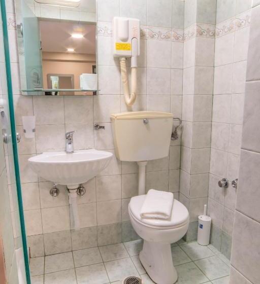Habitació Triple Estàndard, Anita