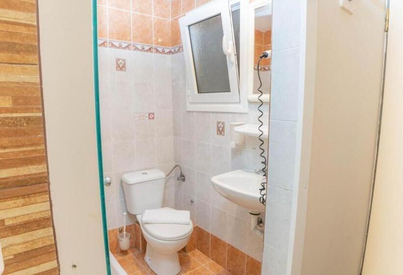 Habitació Triple Estàndard, Anita
