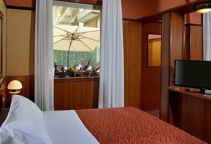 标准间, Grand Hotel Elite