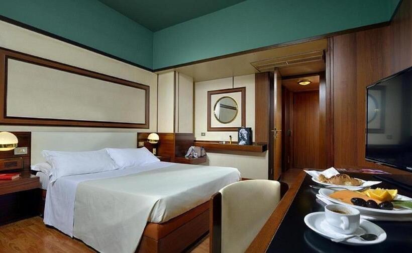 标准间, Grand Hotel Elite