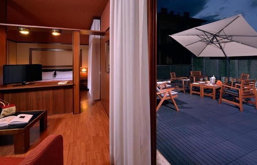 小型套房带阳台, Grand Hotel Elite