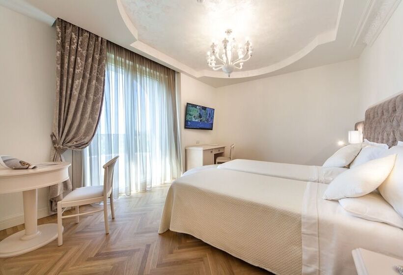 Трехместный Номер Классика, Aurelia